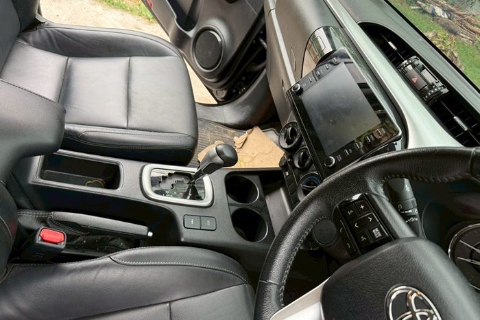 REVO PRE 2022 2.4 MID AT DOUBLE CAB BLACK  3402 full