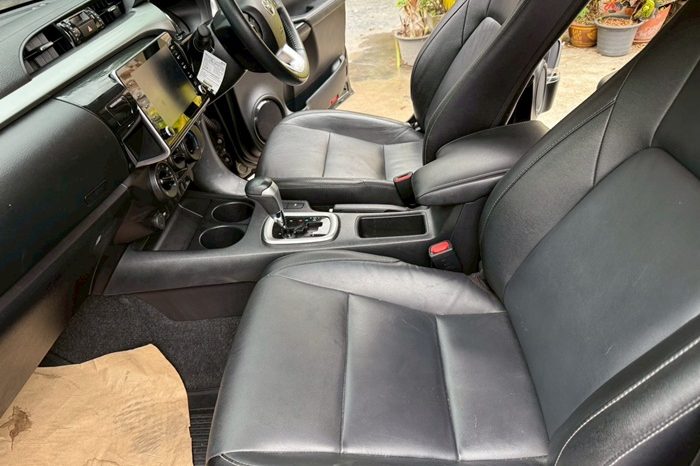 REVO PRE 2022 2.4 MID AT DOUBLE CAB BLACK  3402 full