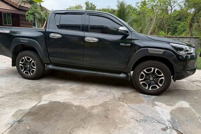 REVO PRE 2022 2.4 MID AT DOUBLE CAB BLACK  3402 full