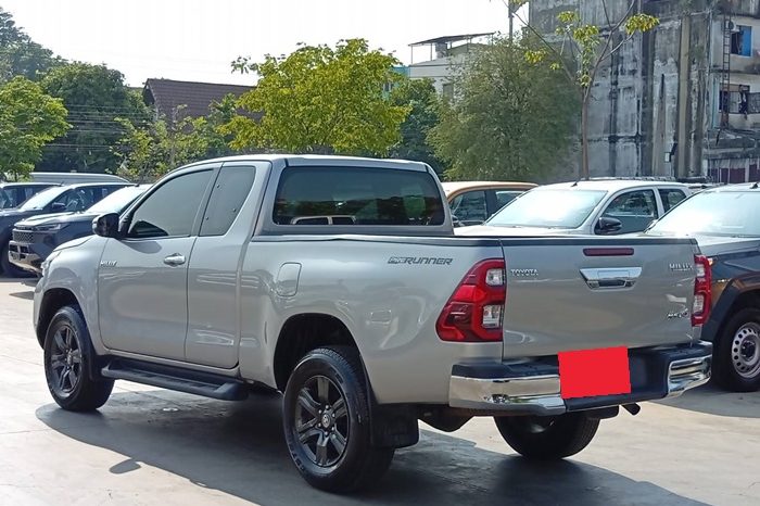 REVO PRE 2020 2.4 ENTRY AT SMART CAB SILVER  4633 full