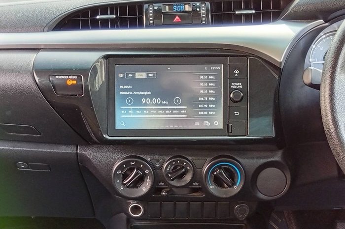 REVO PRE 2020 2.4 ENTRY AT SMART CAB SILVER  4633 full