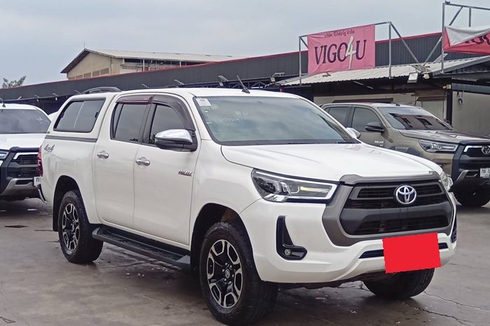 REVO 4WD 2021 2.4 MID MT DOUBLE CAB WHITE  4261 full