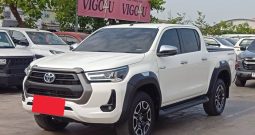REVO PRE 2021 2.4 MID AT DOUBLE CAB WHITE  8389