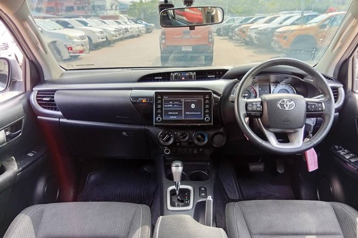 REVO PRE 2021 2.4 MID AT DOUBLE CAB WHITE  8389 full