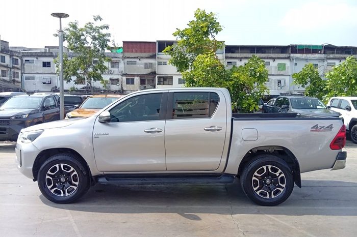 REVO 4WD 2022 2.8 HIGHT AT DOUBLE CAB SILVER  8413 full