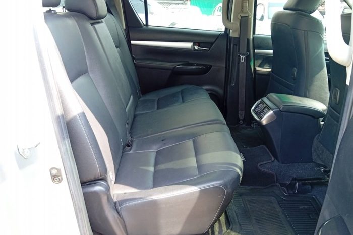 REVO 4WD 2022 2.8 HIGHT AT DOUBLE CAB SILVER  8413 full