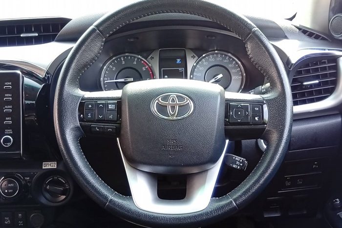 REVO 4WD 2022 2.8 HIGHT AT DOUBLE CAB SILVER  8413 full