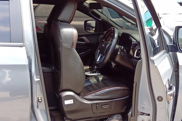 ISUZU 4WD 2023 3.0 AT DOUBLE CAB GREY  7921 full
