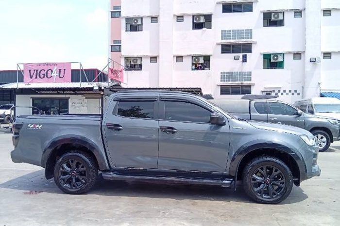 ISUZU 4WD 2023 3.0 AT DOUBLE CAB GREY  7921 full
