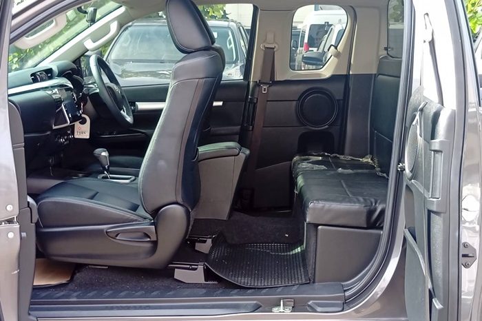 REVO PRE 2021 2.4 HIGHT AT DOUBLE CAB DARK GREY  9177 full