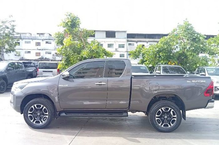 REVO PRE 2021 2.4 HIGHT AT DOUBLE CAB DARK GREY  9177 full