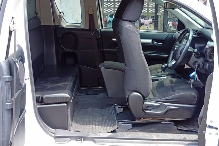 REVO 2WD 2020 2.4 MID AT SMART CAB WHITE  3242 full