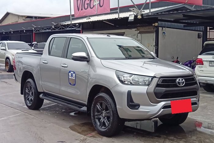 REVO PRE 2020 2.4 ENTRY AT DOUBLE CAB SILVER  7221 full
