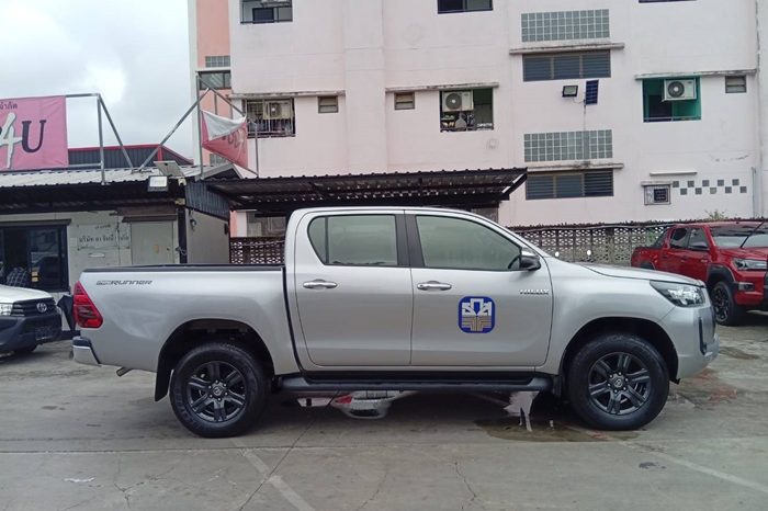 REVO PRE 2020 2.4 ENTRY AT DOUBLE CAB SILVER  7221 full