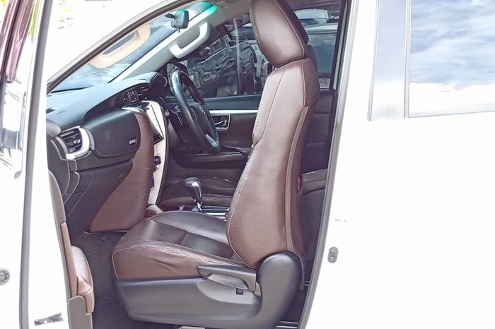 TOYOTA 2WD 2016 2.4V AT FORTUNER WHITE  3084 full