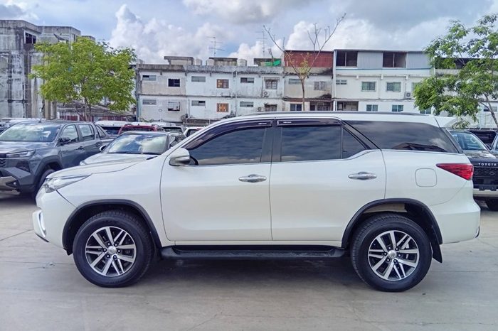 TOYOTA 2WD 2016 2.4V AT FORTUNER WHITE  3084 full