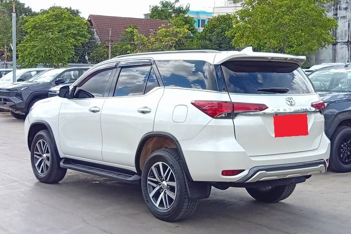 TOYOTA 2WD 2016 2.4V AT FORTUNER WHITE  3084 full
