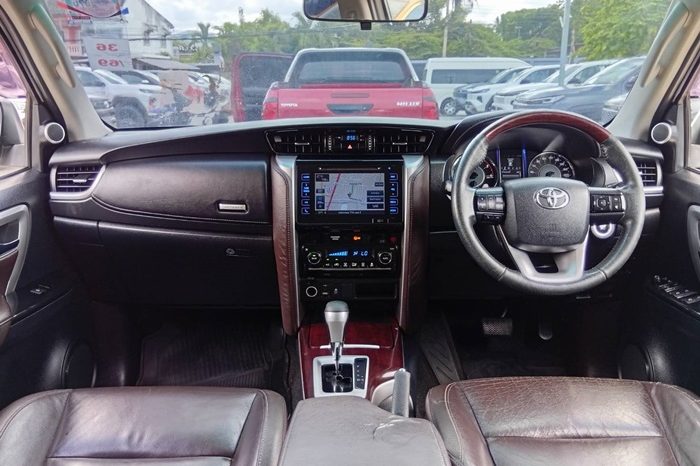 TOYOTA 2WD 2016 2.4V AT FORTUNER WHITE  3084 full