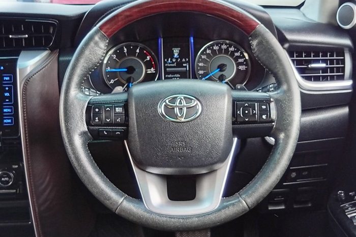 TOYOTA 2WD 2016 2.4V AT FORTUNER WHITE  3084 full