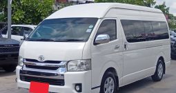 TOYOTA 2WD 2019 3.0 AT COMMUTER WHITE  944
