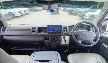 TOYOTA 2WD 2019 3.0 AT COMMUTER WHITE  944 full