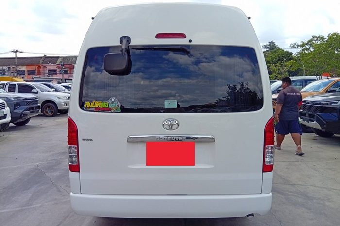 TOYOTA 2WD 2019 3.0 AT COMMUTER WHITE  944 full