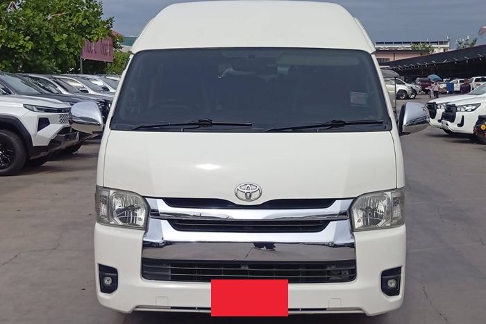 TOYOTA 2WD 2019 3.0 MT COMMUTER WHITE  8637 full