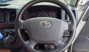 TOYOTA 2WD 2019 3.0 MT COMMUTER WHITE  8637 full