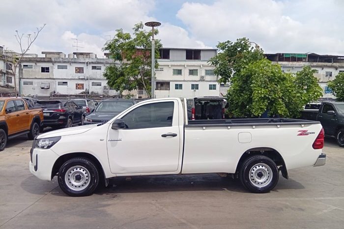 REVO 2WD 2020 2.4 ENTRY AT STANDARD WHITE 5262 full