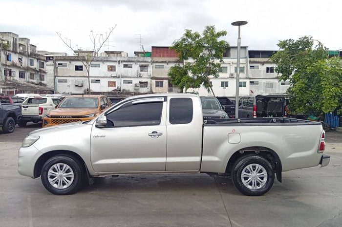 VIGO 2WD 2014 2.7J MT SMART CAB SILVER  6365 full