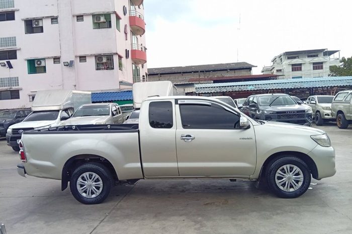 VIGO 2WD 2014 2.7J MT SMART CAB SILVER  6365 full