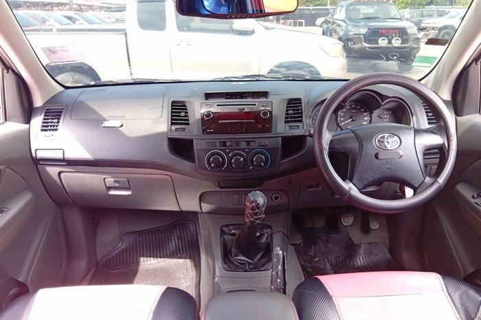 VIGO 2WD 2015 2.7J MT SMART CAB SILVER  685 full
