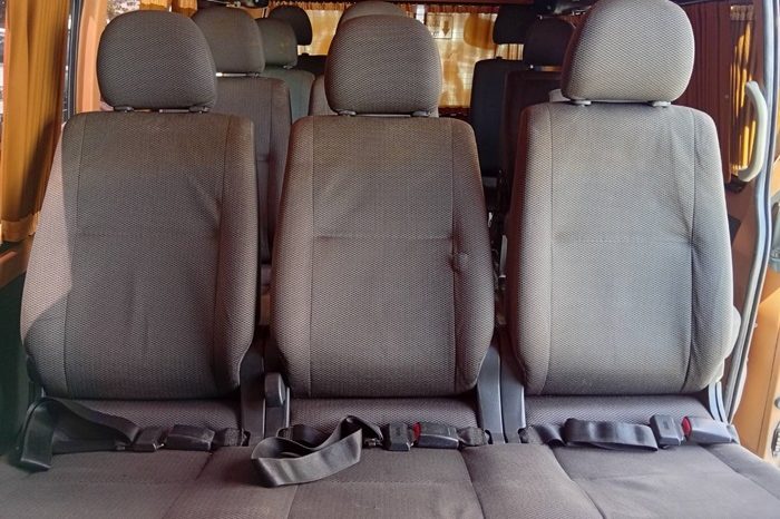 TOYOTA 2WD 2018 3.0 AT COMMUTER SILVER  1632 full