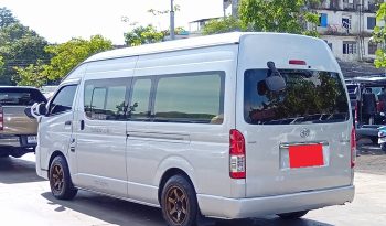 TOYOTA 2WD 2018 3.0 AT COMMUTER SILVER  1632 full