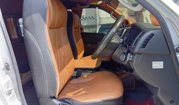 TOYOTA 2WD 2018 3.0 AT COMMUTER SILVER  1632 full