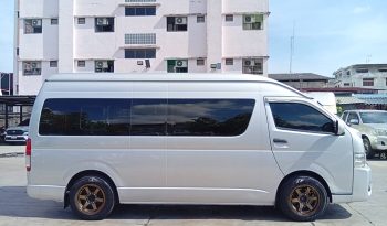 TOYOTA 2WD 2018 3.0 AT COMMUTER SILVER  1632 full