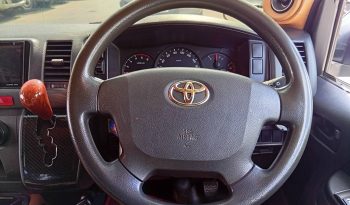TOYOTA 2WD 2018 3.0 AT COMMUTER SILVER  1632 full