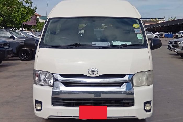 TOYOTA 2WD 2018 3.0 AT COMMUTER WHITE  3920 full