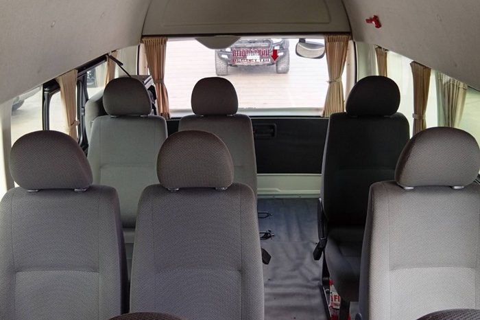 TOYOTA 2WD 2018 3.0 AT COMMUTER WHITE  3920 full