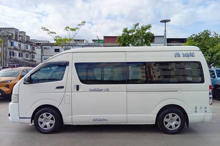 TOYOTA 2WD 2018 3.0 AT COMMUTER WHITE  3920 full