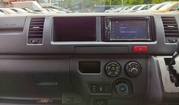 TOYOTA 2WD 2018 3.0 AT COMMUTER WHITE  3920 full