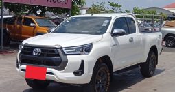 REVO 4WD 2020 2.4 MID MT SMART CAB WHITE  8082