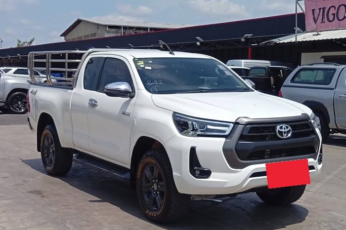 REVO 4WD 2020 2.4 MID MT SMART CAB WHITE  8082 full