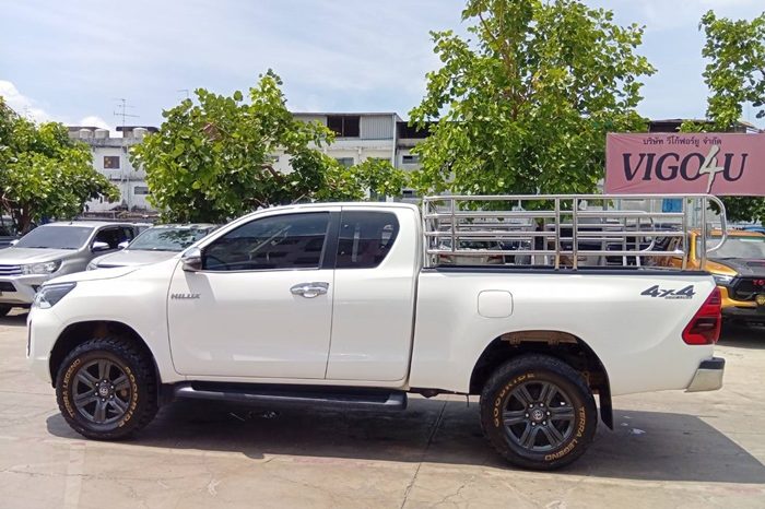 REVO 4WD 2020 2.4 MID MT SMART CAB WHITE  8082 full