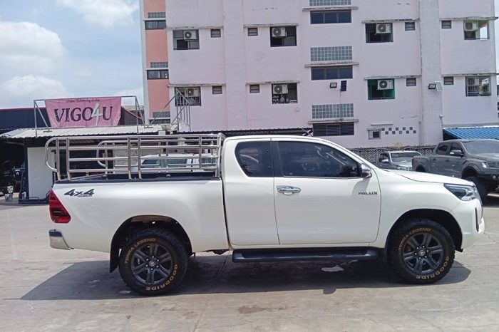 REVO 4WD 2020 2.4 MID MT SMART CAB WHITE  8082 full