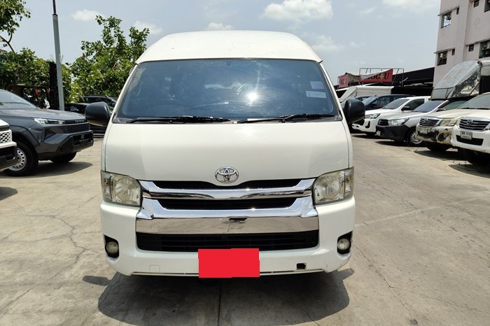 TOYOTA 2WD 2019 3.0 AT COMMUTER WHITE  3183 full