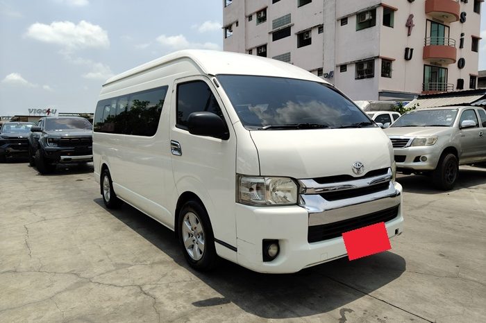 TOYOTA 2WD 2019 3.0 AT COMMUTER WHITE  3183 full
