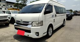 TOYOTA 2WD 2019 3.0 AT COMMUTER WHITE  3183