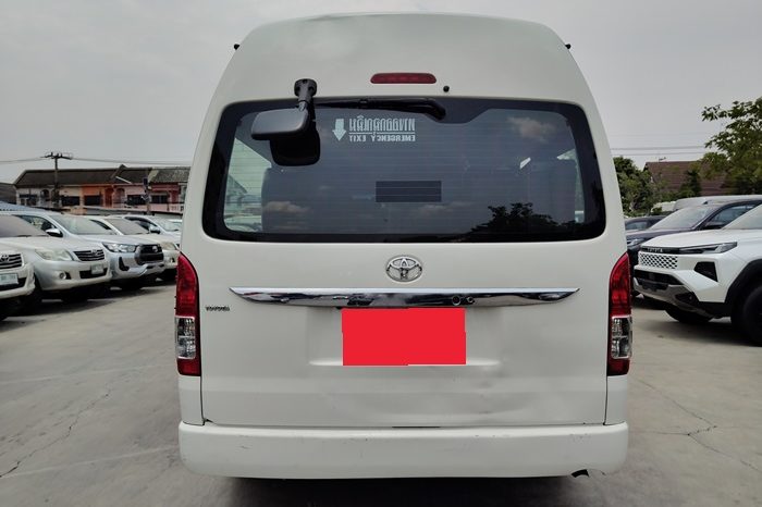 TOYOTA 2WD 2019 3.0 AT COMMUTER WHITE  3183 full