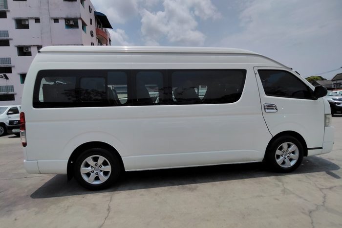 TOYOTA 2WD 2019 3.0 AT COMMUTER WHITE  3183 full